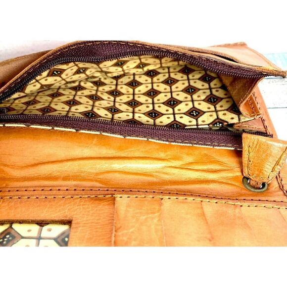 ISLAND BEIGE HANDWOVEN STRAW TAN GENUINE LEATHER SMALL FLAP X-BODY WALLET CLUTCH - Picture 10 of 10